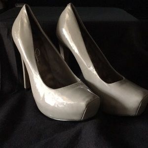Jessica Simpson taupe/grey capped toe stilettos